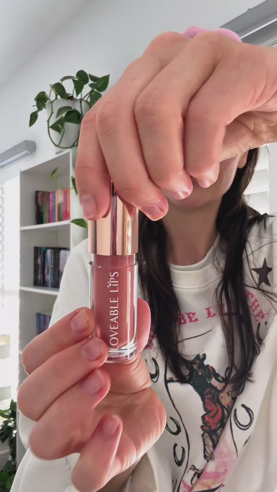 Nude Glow Lip Gloss